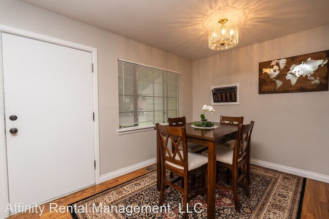 Foto del edificio - 3 br, 1 bath House - 255 Sorensen Ave