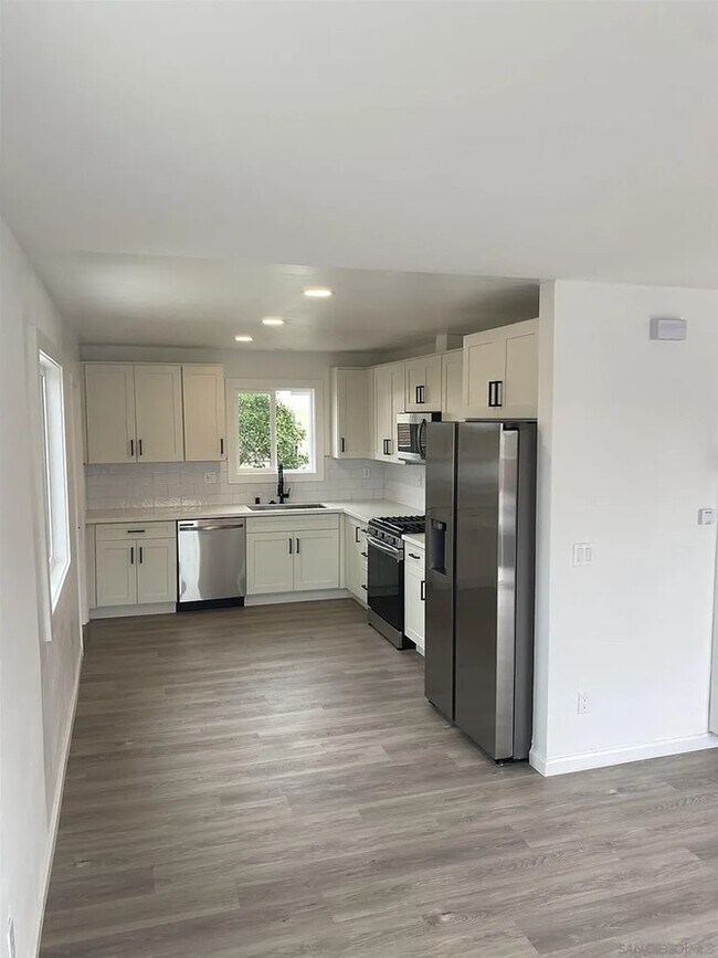 Foto del edificio - 6746 N Elman St