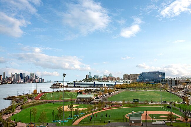 Foto del edificio - Edgewater Harbor Luxury Rentals