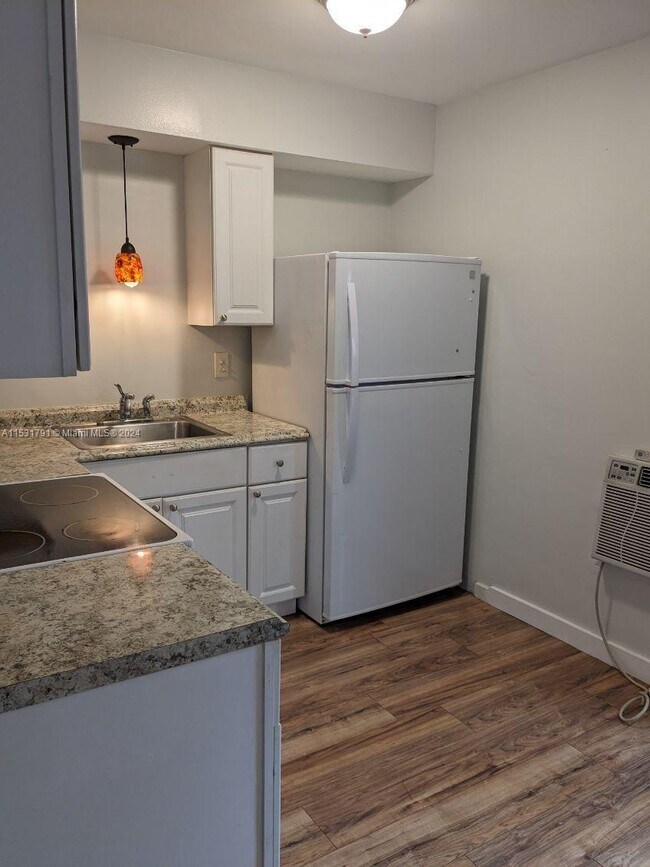 Foto del edificio - 411 SW 11th Ave