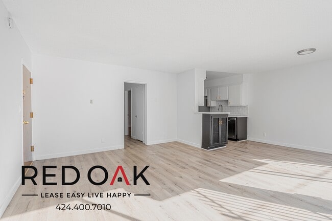 Foto del edificio - 2065 Rodney Dr