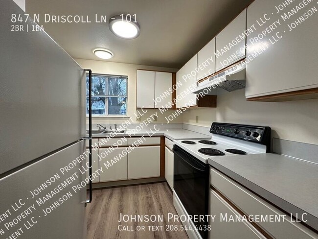 Building Photo - 847 N Driscoll Ln