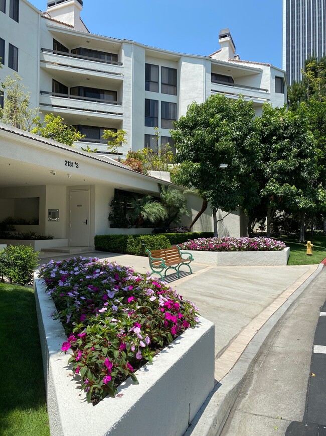 Entry to building - 2131 Century Park Ln