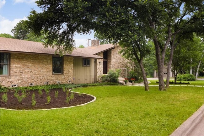 Building Photo - 402 Bulian Ln