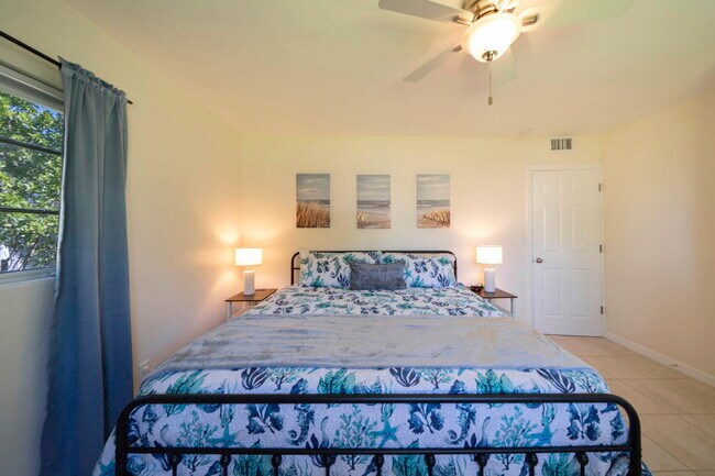 Foto del edificio - 4464 E Riverside Dr