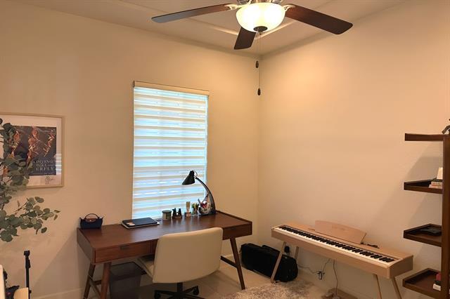 Foto del edificio - 1140 Peacock Blvd