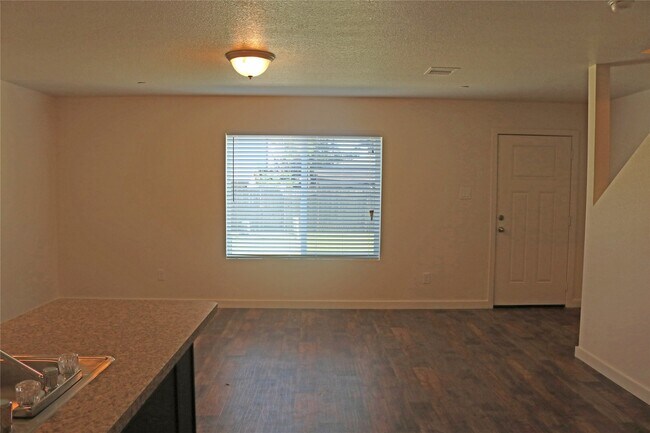 Building Photo - 10535 Mills Rd
