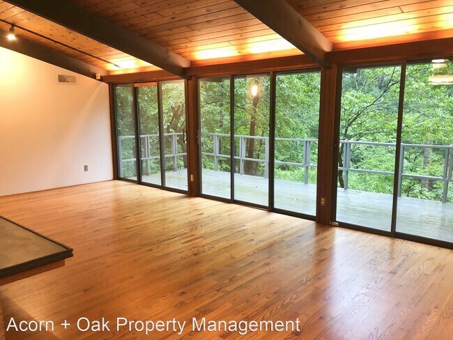 Building Photo - 4 br, 2.5 bath House - 25 Scott Place
