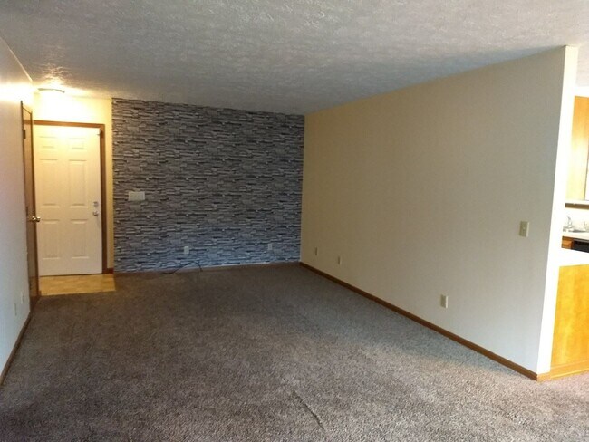 Building Photo - 3 br, 2 bath House - 3106 Deming St.