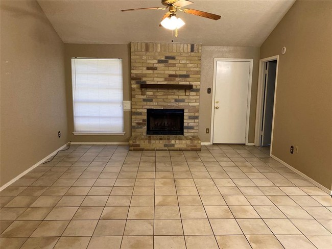 Building Photo - 22 Ranch House Loop