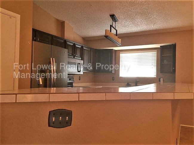 Foto del edificio - 4901 E Adobe St