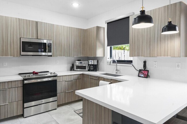 Foto del edificio - 8005 NW 104th Ct