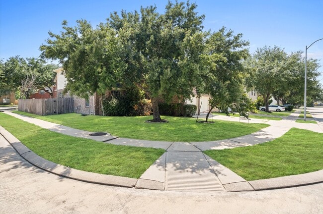 Building Photo - 18907 Dural Dr