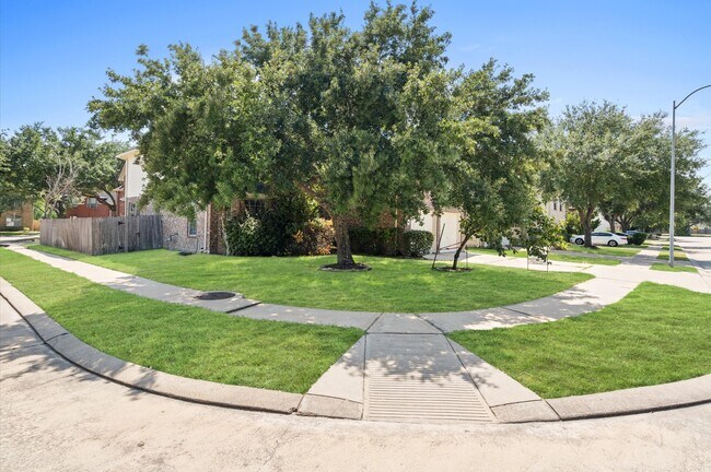 Foto del edificio - 18907 Dural Dr