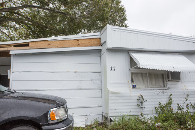 Exterior Image - Palm Lake Mobile Home Park