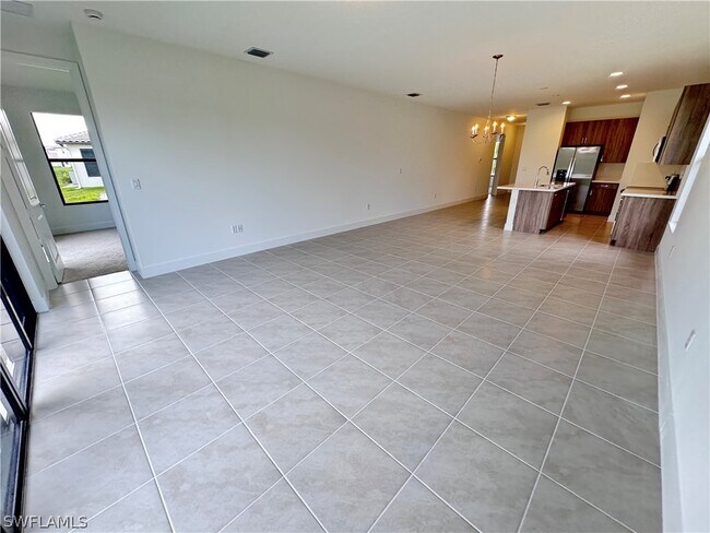 Foto del edificio - 5697 Cassidy Ln