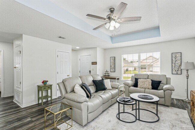 Foto del edificio - 8407 Jarmen Ln