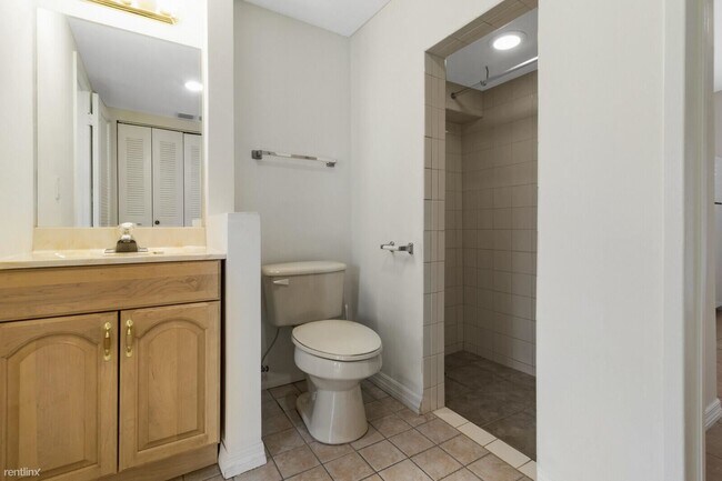 Building Photo - 3 br, 3 bath House - 4340 NE 15th Ave