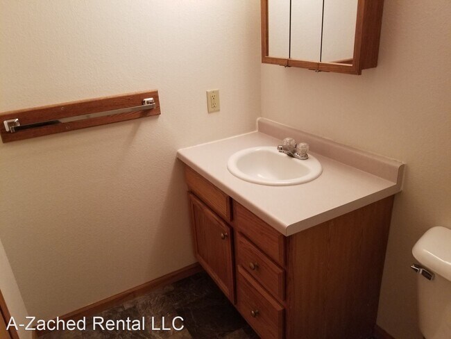 Building Photo - 4 br, 2 bath House - 1403 Glenview Lane
