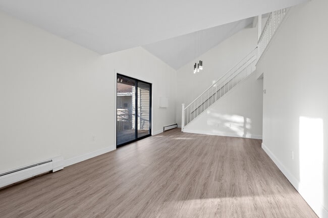 126 Silver Lane #30 loft - 140 Silver Ln