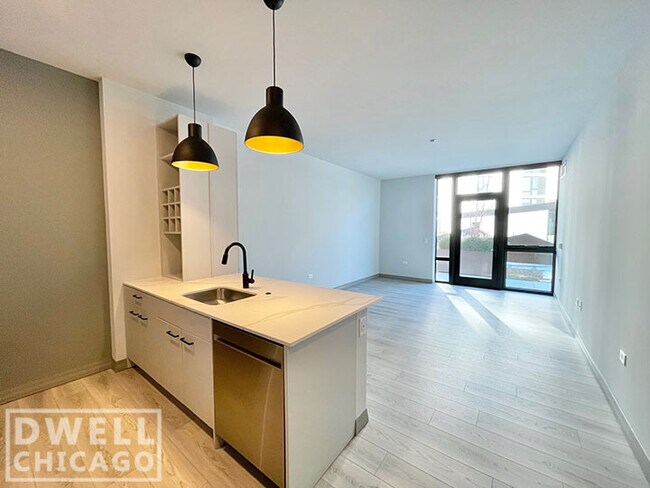 Foto del edificio - 2100 N Elston Ave