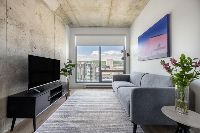 Building Photo - 1555 Boul. René-Lévesque O