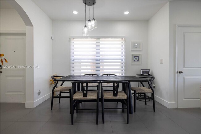 Foto del edificio - 345 NE 194th Ln