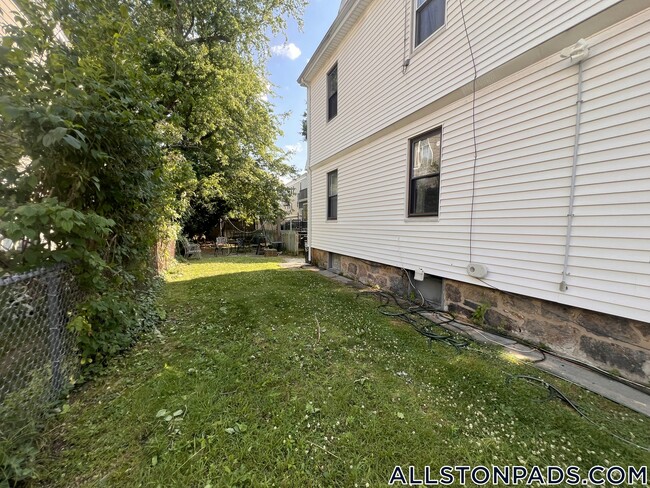 Building Photo - 3 Aldie St