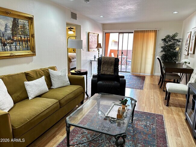 Foto del edificio - 12222 N Paradise Vlg Pkwy S