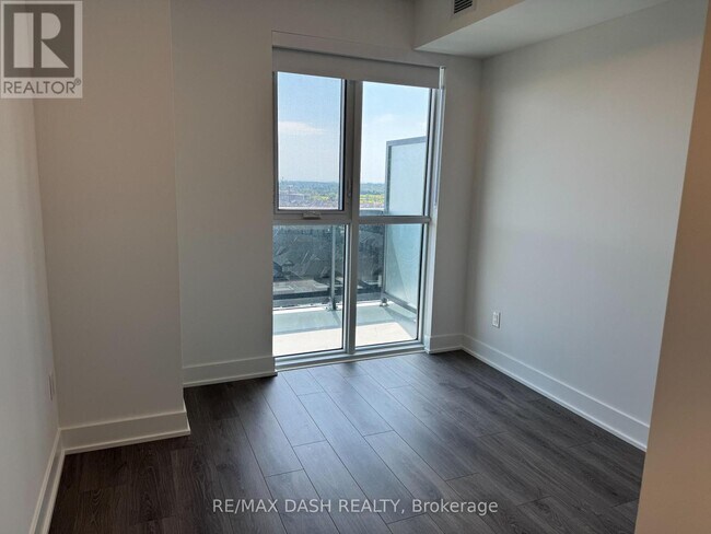 Photo du bâtiment - 2545 Simcoe St N