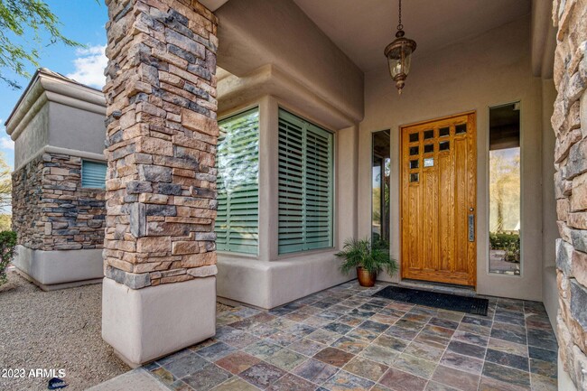 Building Photo - 6002 E Saguaro Vista Ct