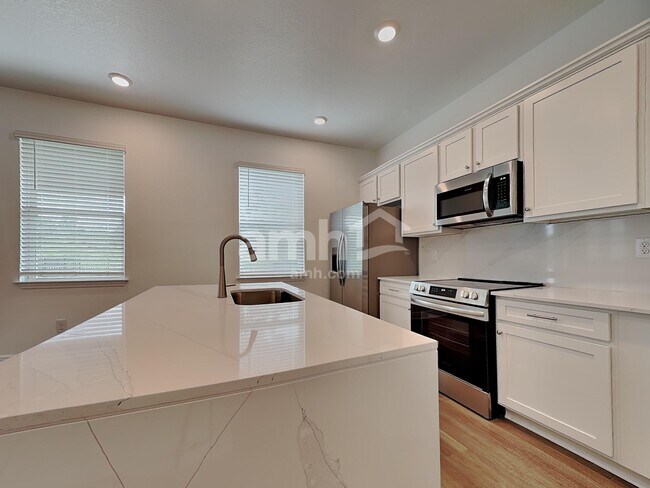 Building Photo - 6757 Atlantic Bch Ave