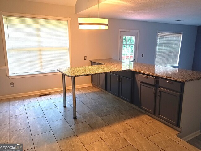 Foto del edificio - 3686 Lower Creek Dr