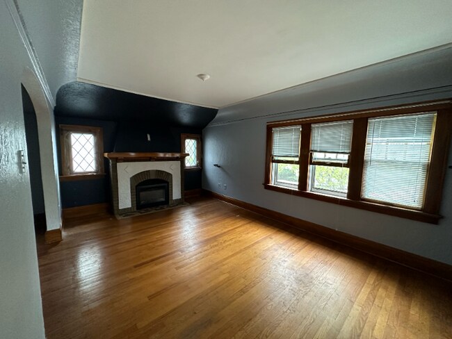 Building Photo - 1312 S 73rd St