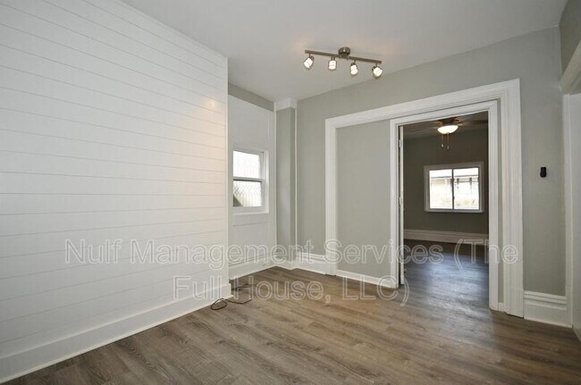 Foto del edificio - 420 School St