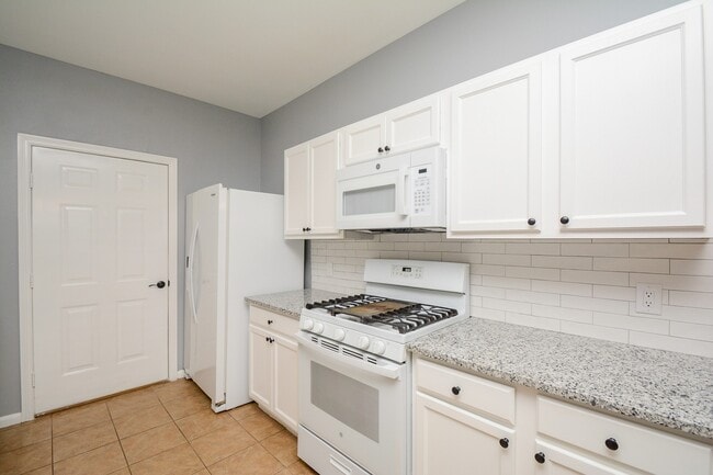 Building Photo - 6418 Waldron Dr