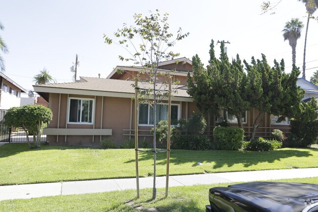 Building Photo - 1142 N Mohican Way