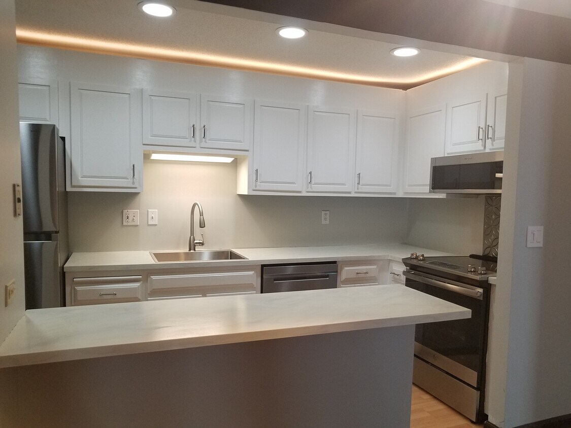 Foto principal - 91 Country Squire Drive Unit G