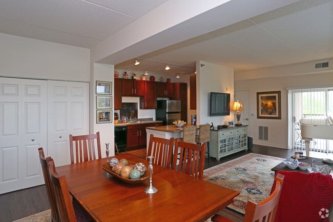 2BR, 2BA - Dining Room - 301 Riverwalk Place