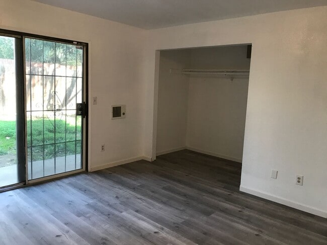 Building Photo - 3127 Santa Cruz Wy