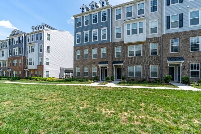 Building Photo - 8121 Wistar Creek Mews