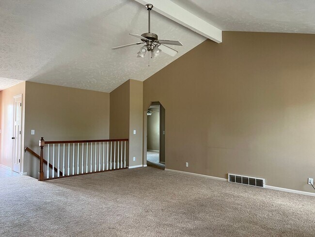 Foto del edificio - Spacious 4 Bedroom In Eldorado!!