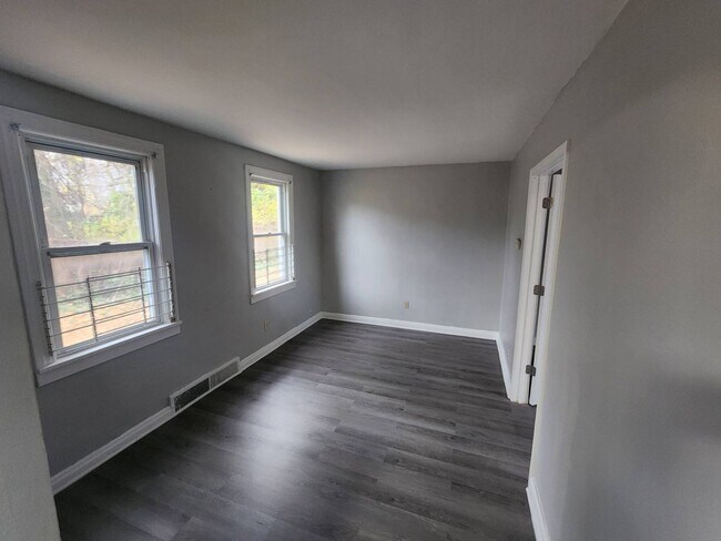 Foto del edificio - 3432 E 69th St