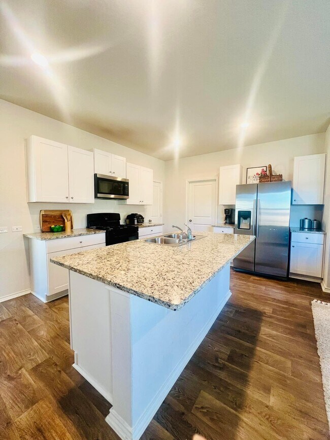 Building Photo - 13943 Jasperoid Way