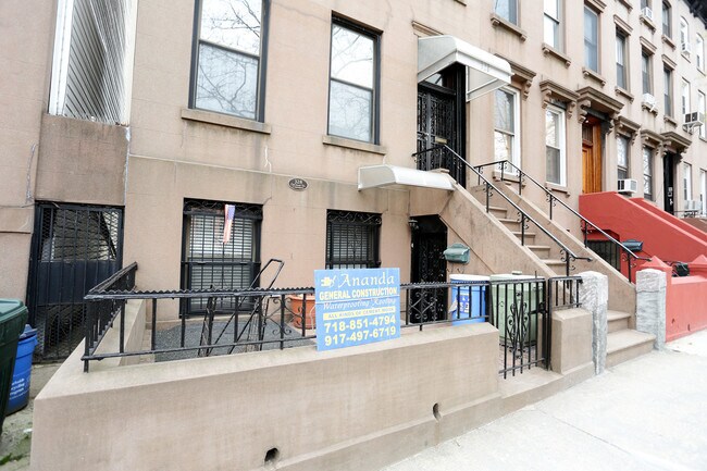 Foto del edificio - 328 Degraw St