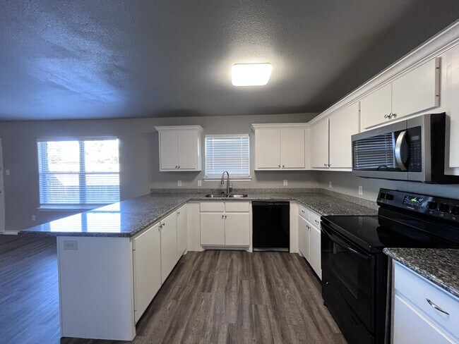 Foto del edificio - 3440 Itasca St