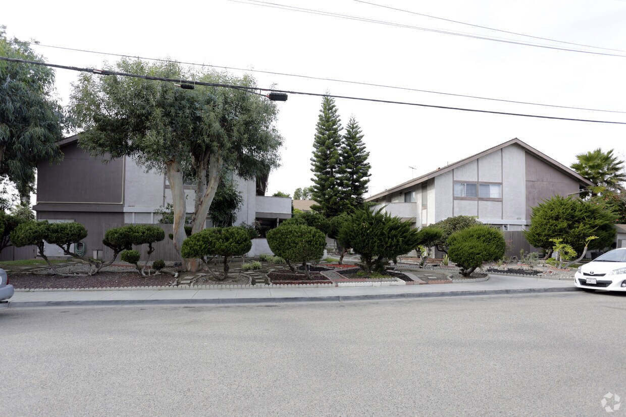 Primary Photo - 14101 La Pat Pl