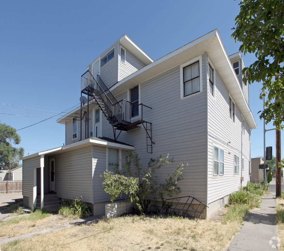 Primary Photo - 303 2nd Ave W