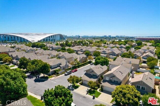 Foto del edificio - 8721 Endsleigh Ave