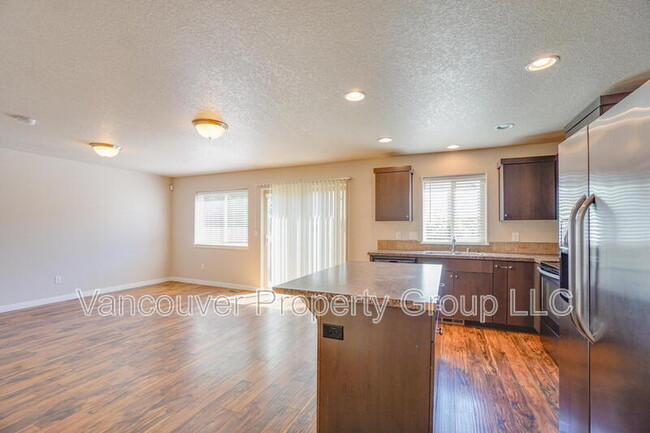 Foto del edificio - 6121 NE 105th Ave